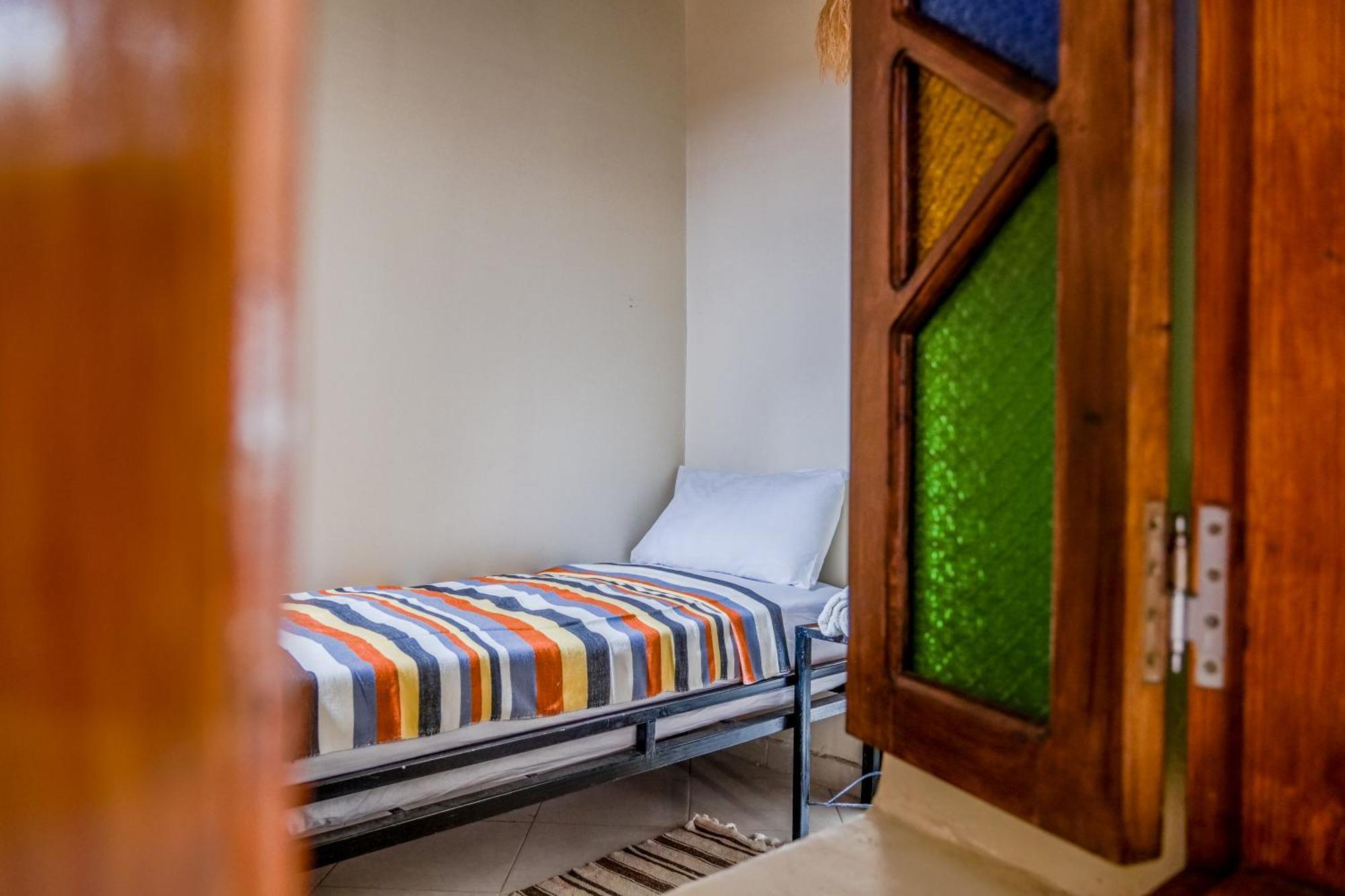 Yakout Hostel Tangier Exterior photo